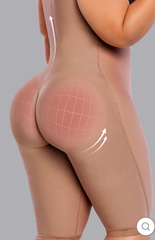 - Faja AFRODITA SMI7132 triple lifting invisible
- Vista trasera faja short ultrainvisible
- Faja talle alto encaje triple efecto lifting