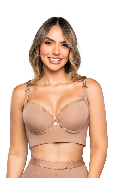 - Brasier SMI03050 control de espalda con encaje
- Vista frontal brasier copas completas y contorno liso
- Tirantes anchos ajustables soporte busto