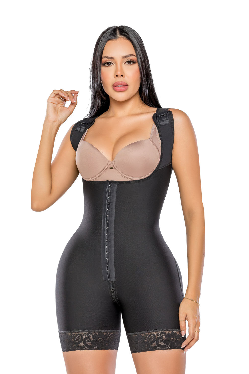 - Faja LA DIOSA SMI7131 triple lifting invisible
- Vista trasera faja short ultrainvisible
- Faja talle alto encaje triple efecto lifting 