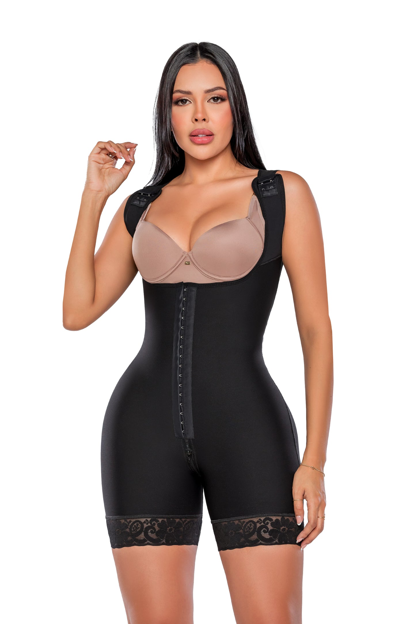 - Faja LA DIOSA SMI7131 triple lifting invisible
- Vista trasera faja short ultrainvisible
- Faja talle alto encaje triple efecto lifting 