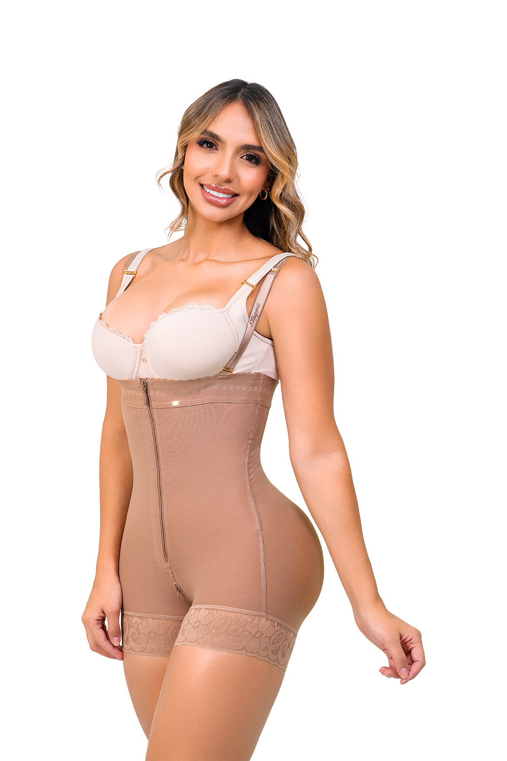 Faja Ultrainvisible strapless Stagmi SMI7151 con cierre frontal, soporte lateral y realce de glúteos – Tanga incluida y cierre perineal