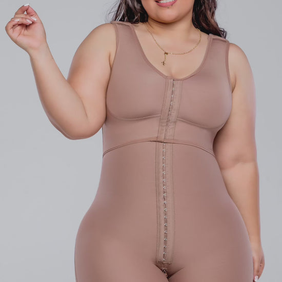 - Faja LA AFORTUNADA SMI7121 triple lifting
- Vista trasera faja ultrainvisible anatómica
- Faja short talle alto triple efecto lifting