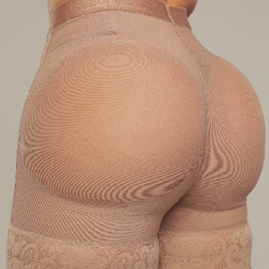 -Panty Ultrainvisible SMI4000 lifting extra natural
- Vista posterior panty con efecto redondeado
- Panty con encaje abdomen control flexible